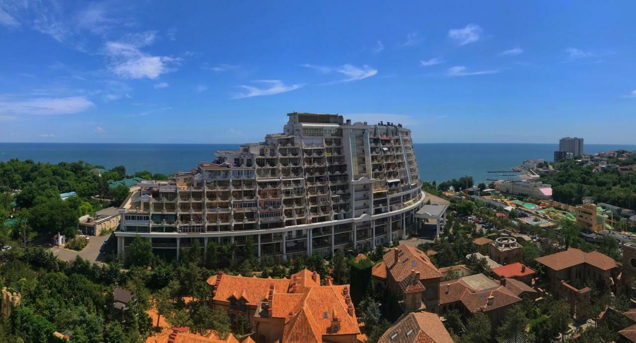 Gagarin Plaza Luxury Sea View Apartments Одесса Экстерьер фото