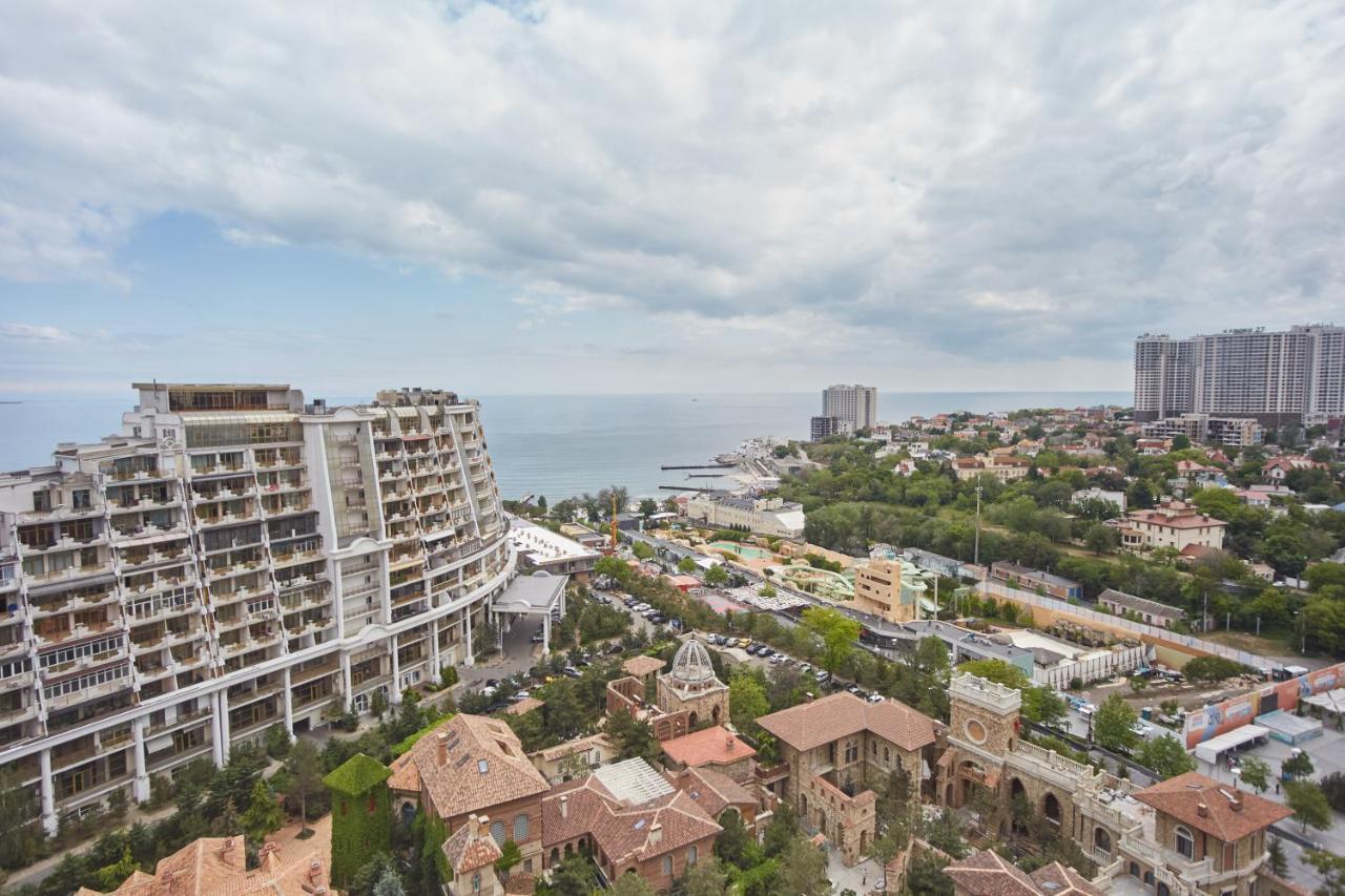 Gagarin Plaza Luxury Sea View Apartments Одесса Экстерьер фото